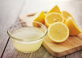 jugo de limón para aplicar en las uñas