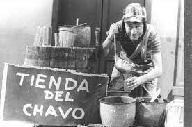 CHAVO VENDIENDO AGUAS FRESCAS