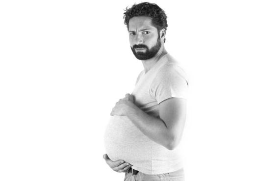 los hombres tambien pueden mostrar sintomas de embarazo
