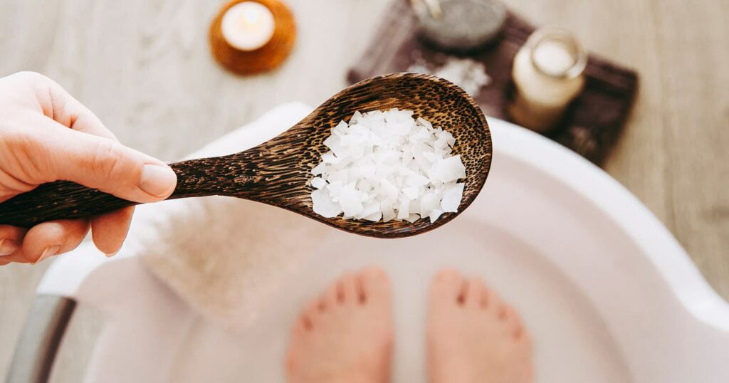 Los beneficios del bicarbonato para cuando se tiene un problema de hongo en las uñas de los pies